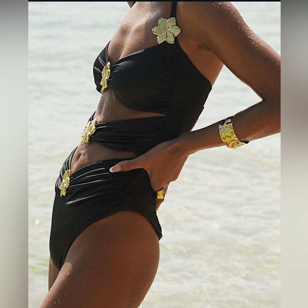 NEW Cin Cin Diamond Cutout One Piece - Black Size S